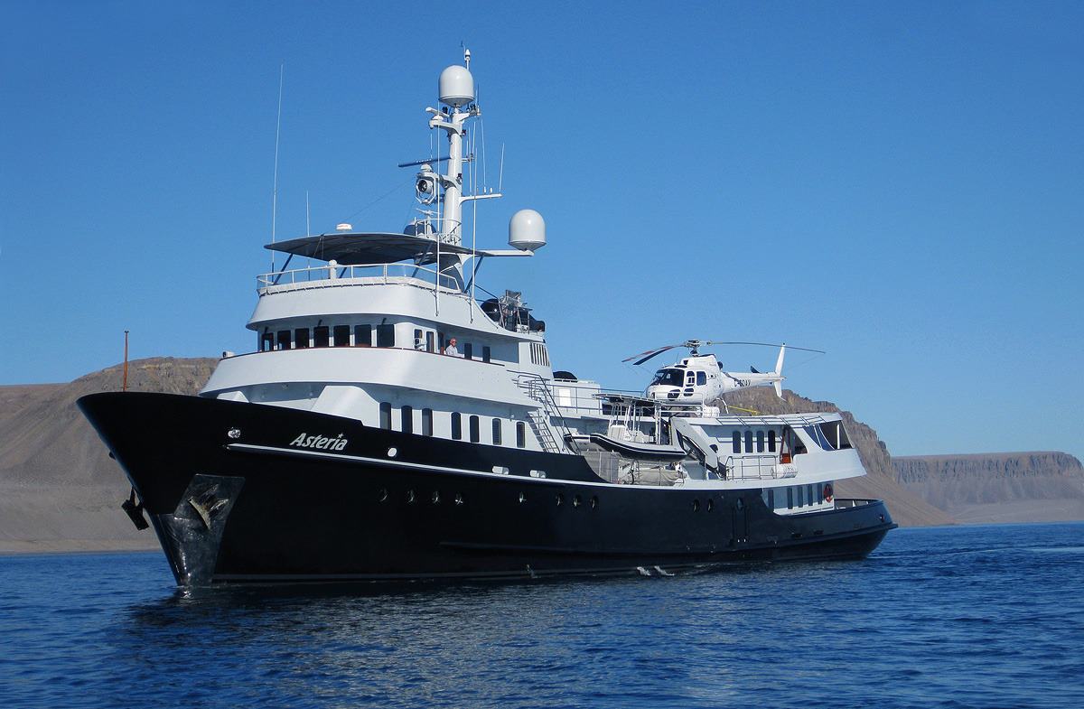 who owns asteria yacht